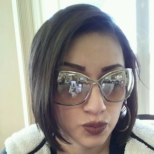 Meet your Posher, Ariel