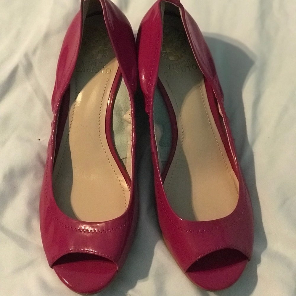 Hot pink wedge open toe like new shoes