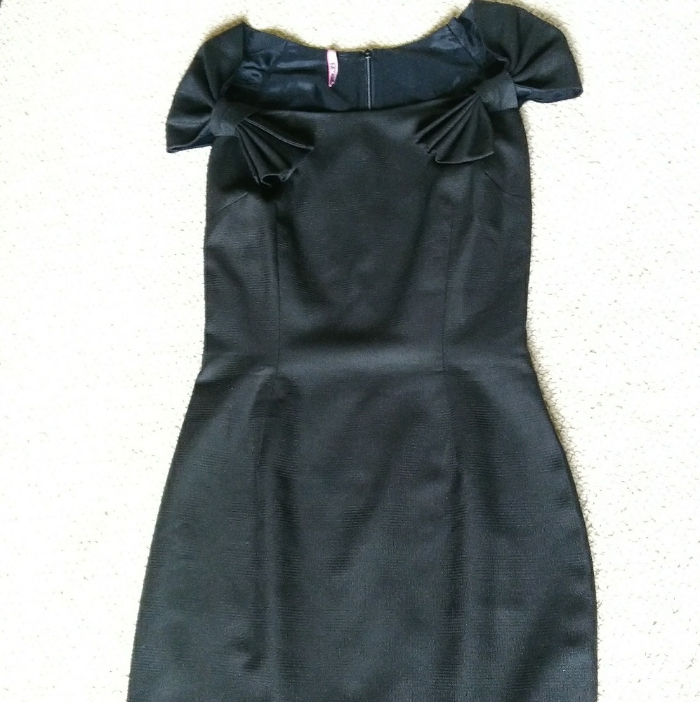 Basic black dress - Picture 2 of 3