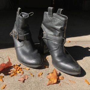SCHUTZ combat boots size 6, black