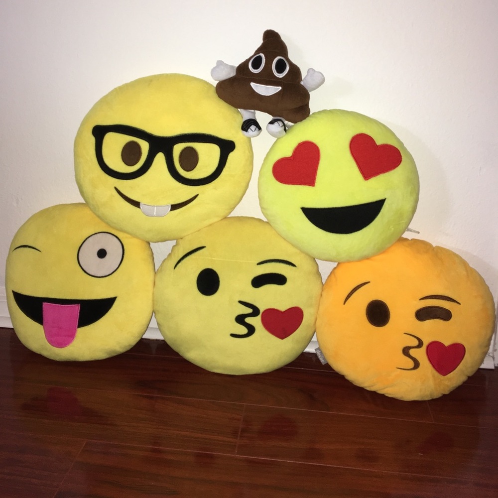 6 emoji pillows