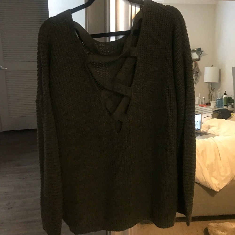 Backless zig zag oversized sweater