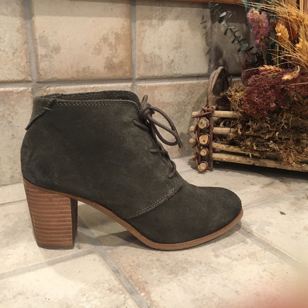 Toms Lunata Lace Up Boot - Size 7 - Olive