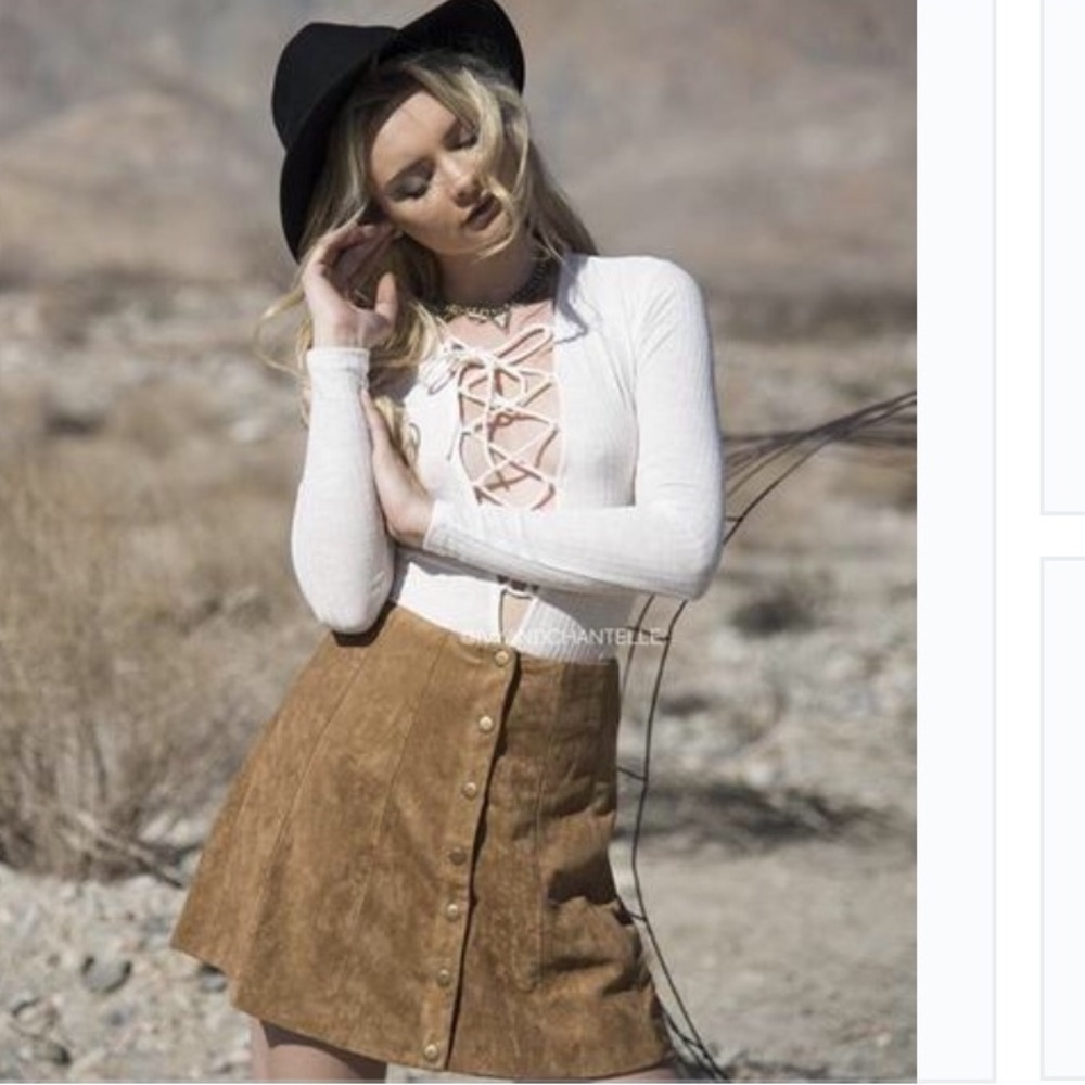 🎈SALE 🎈Sadie Camel Skirt - Picture 3 of 8