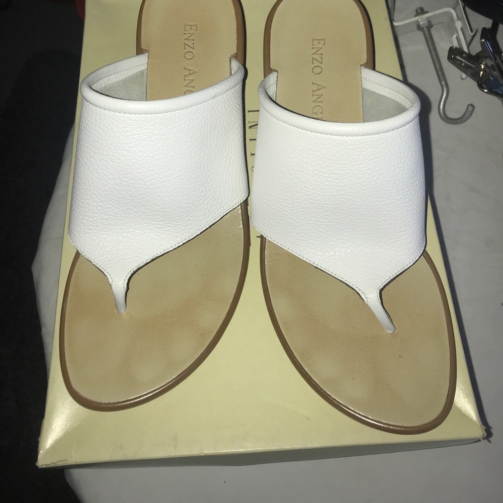 Enzo Angiolini sands