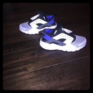 Huarache sneakers