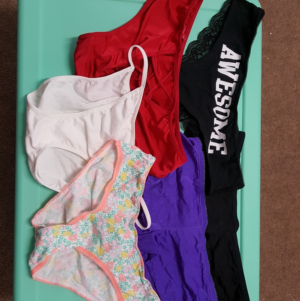 6 panties VS and 1 white panty