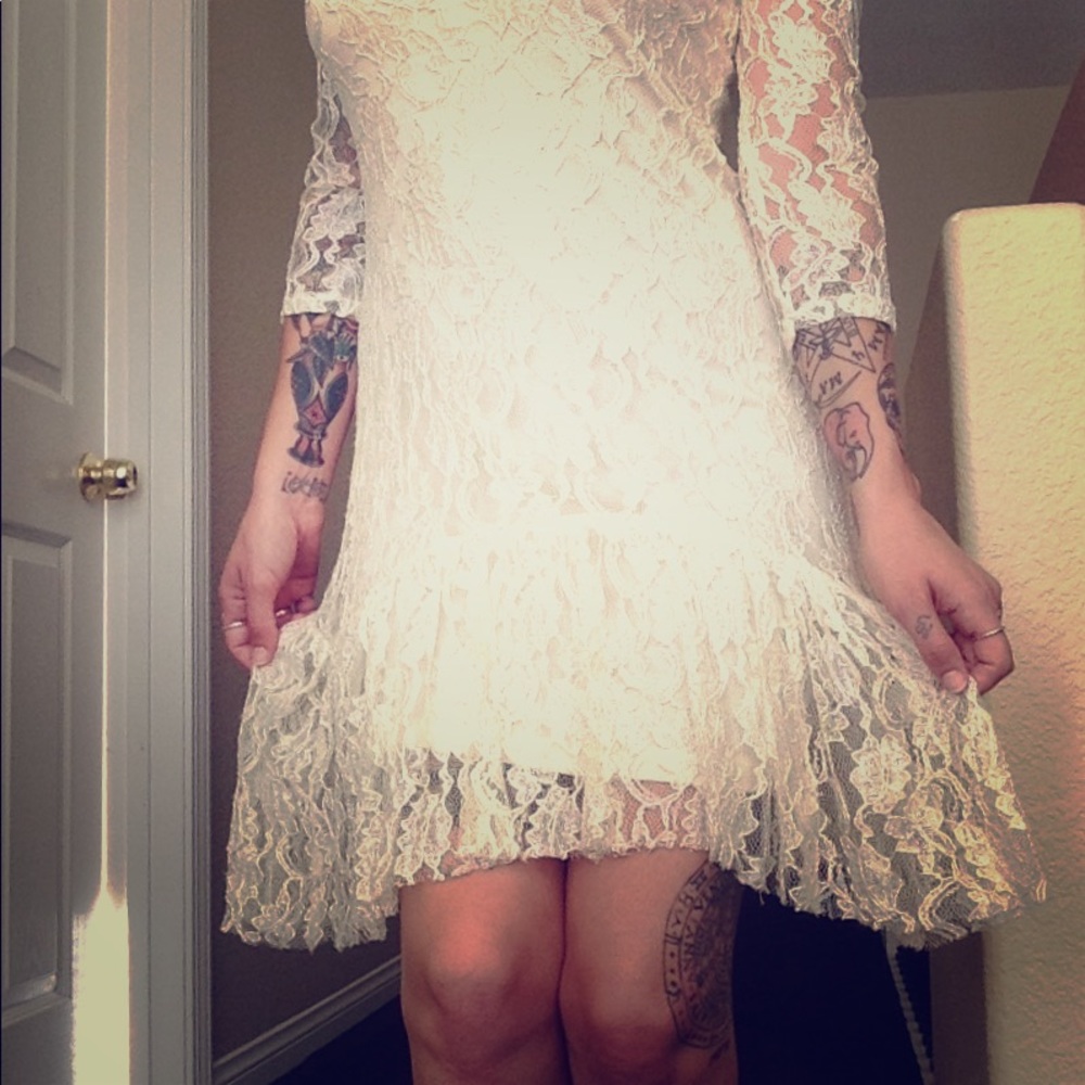 BRAND NEW ECOTÉ LACE DRESS!