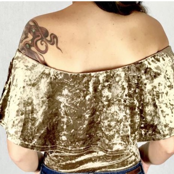 🎈SALE🎈 Lola’s Velvet Off The Shoulder Bodysuit - Picture 4 of 7
