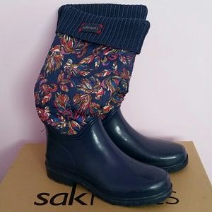 Navy blue Sakroots rainboots!