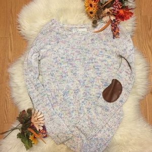 Comfy and warm knit sweater with elbow patch