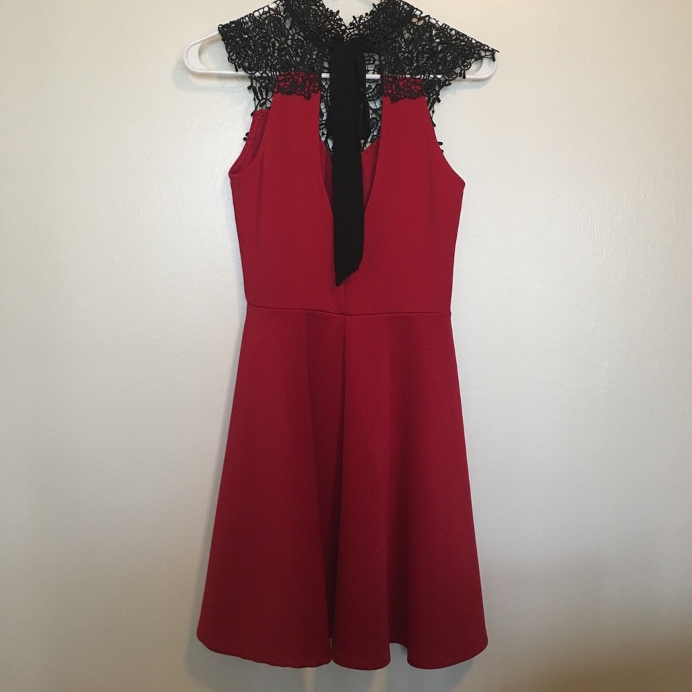 Dress - Picture 2 of 2