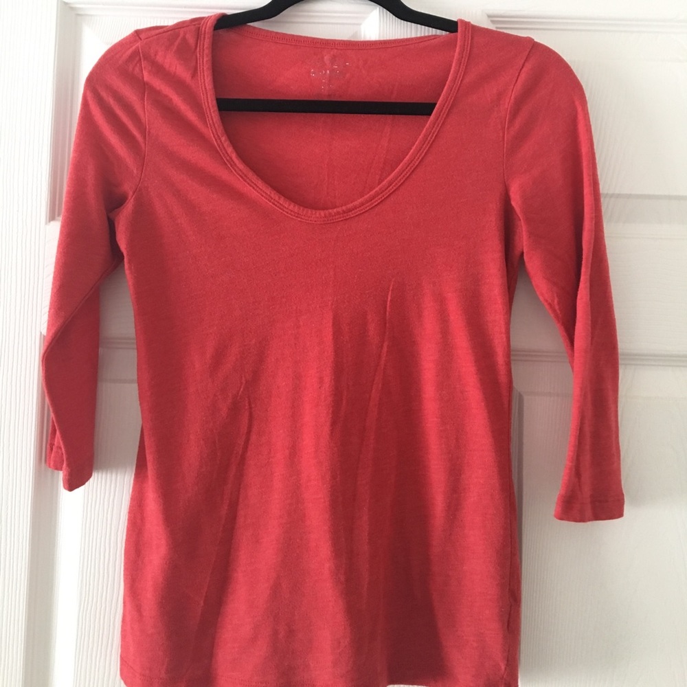 Red/orange quarter-sleeve top
