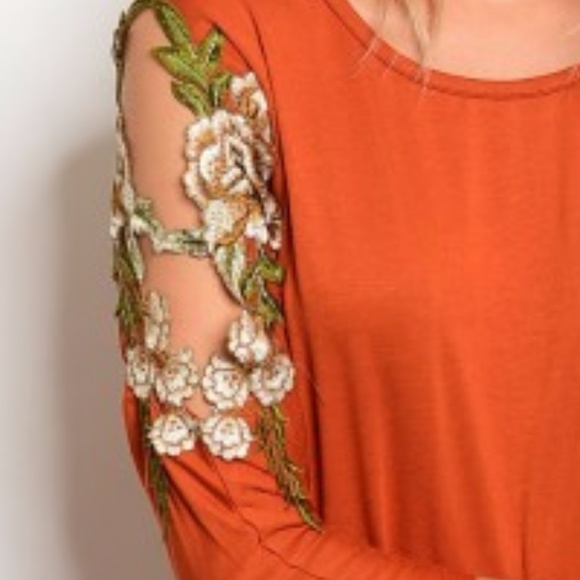 💥LAST 1💥RUST COLD SHOULDER TOP! - Picture 3 of 3