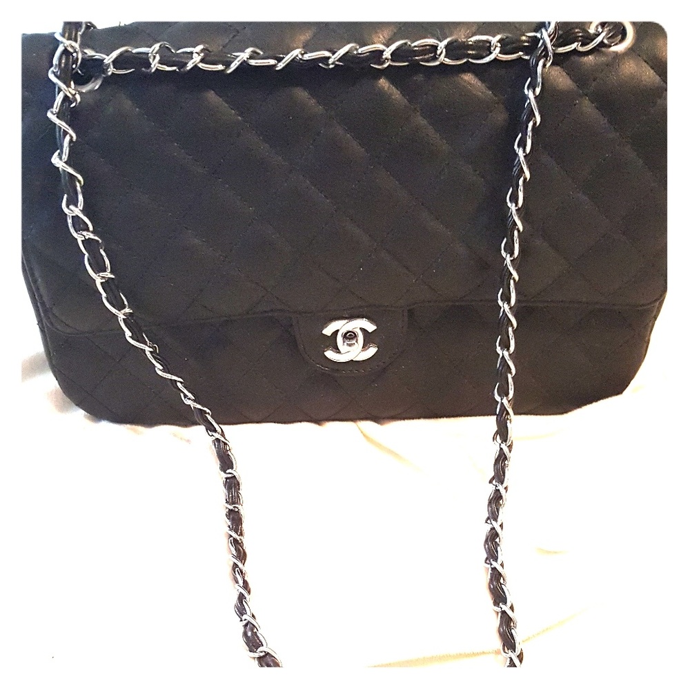 CHANEL bag with chain band
