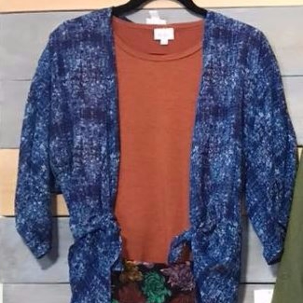 LuLaRoe "acid wash" Lindsay