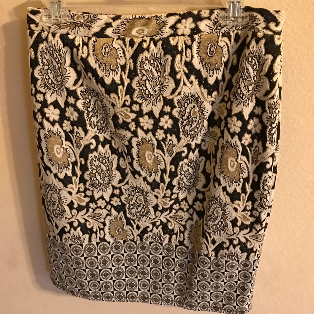 Beautiful for fall and winter pencil skirt