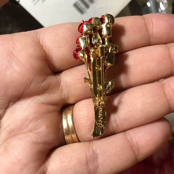 Vintage Danbury Mint Red Rose Goldtone Brooch - Picture 2 of 2