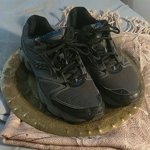 Men's 10/Women's 11.5 Saucony Trail Shoes
