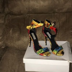 Steve Madden sandal