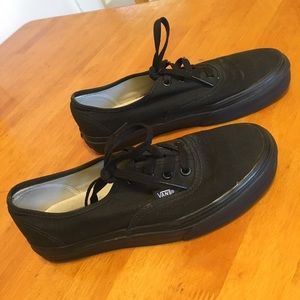 LIGHTLY WORN Authentic Black Vans size 6.5!!