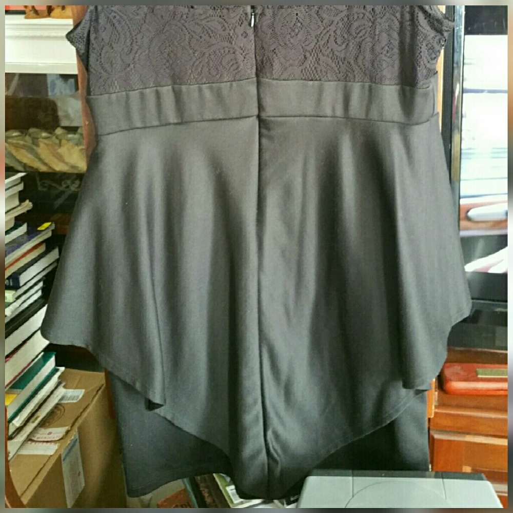 Fashion to Figure dress- fits a 2X / small 3x - Picture 3 of 4