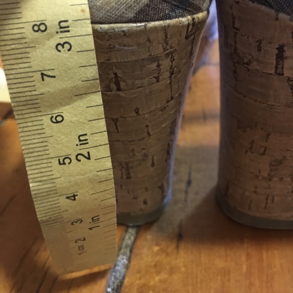 Size 7 American eagle plaid wedges - Picture 7 of 8