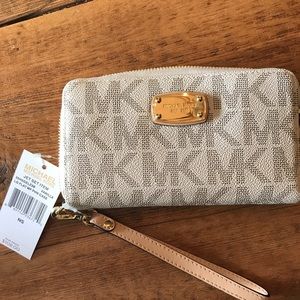 New Michael Kors wallet/wristlet