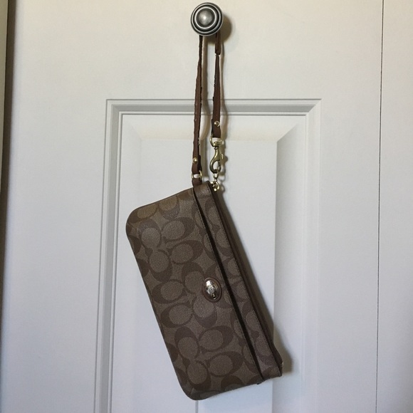 Coach Handbags - Coach wristlet, used condition