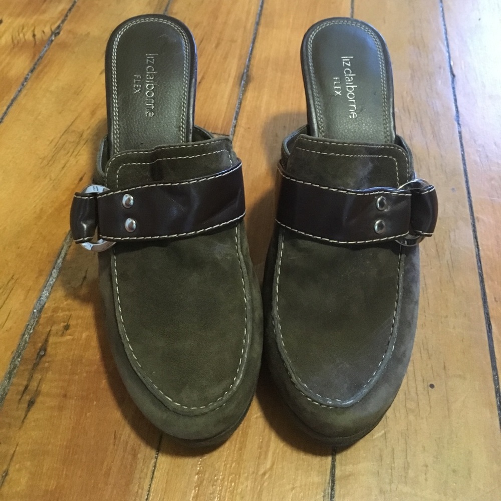 Size 8M Liz Claiborne green heels
