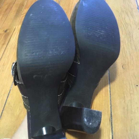 Size 8M Liz Claiborne green heels - Picture 5 of 5