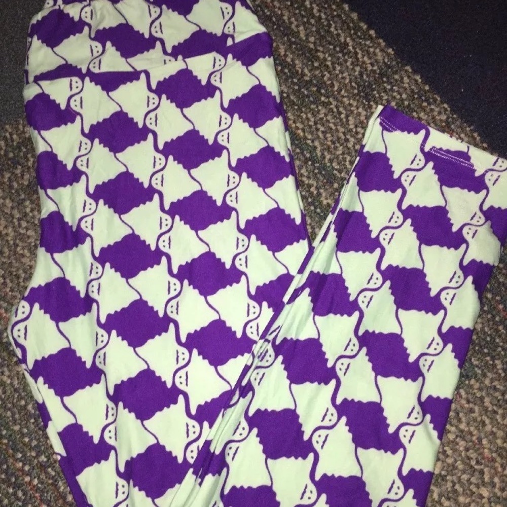 Lularoe Tc ghost legging Halloween purple and blue
