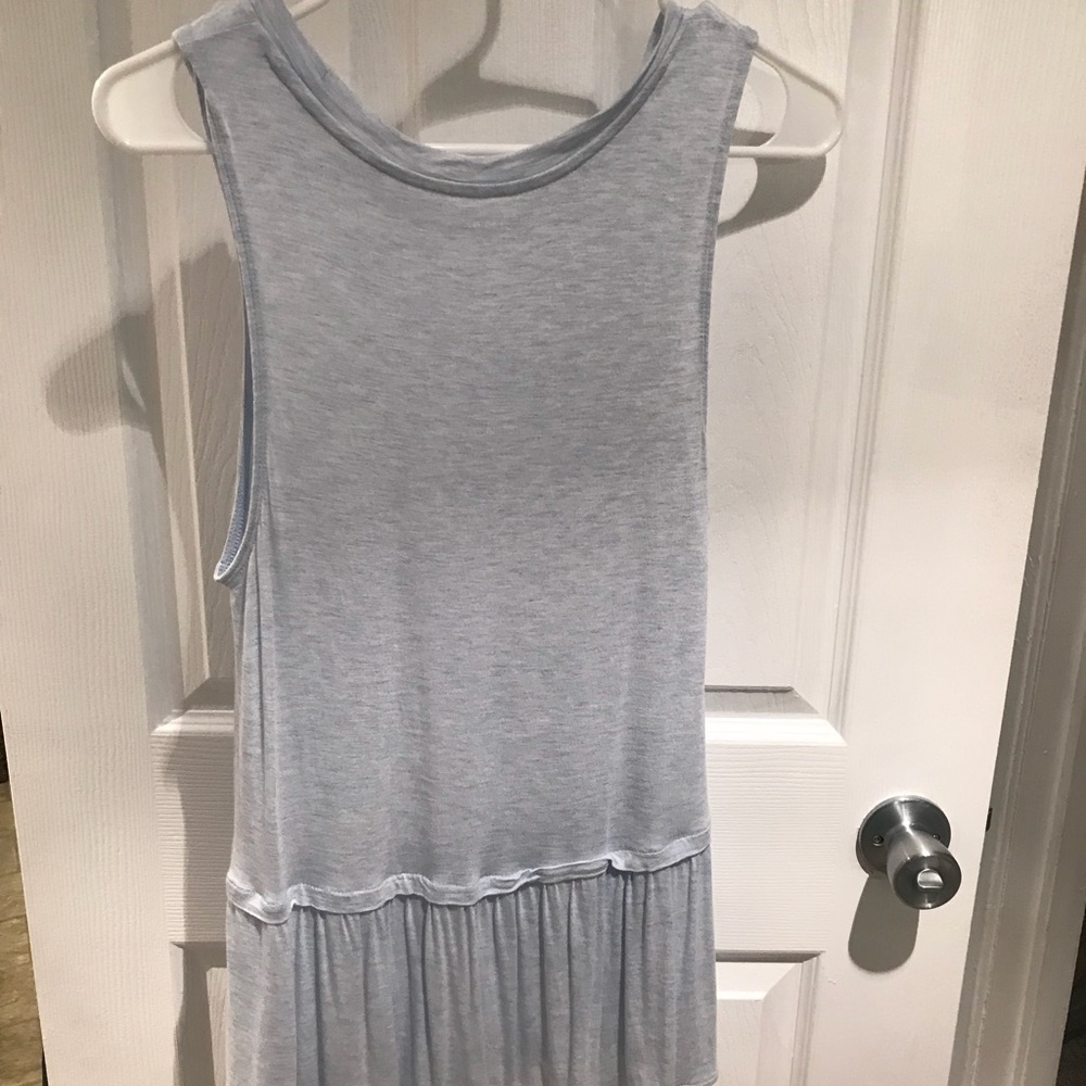 SALE 🎉 NWOT!! Ruffle Tank - Picture 2 of 2