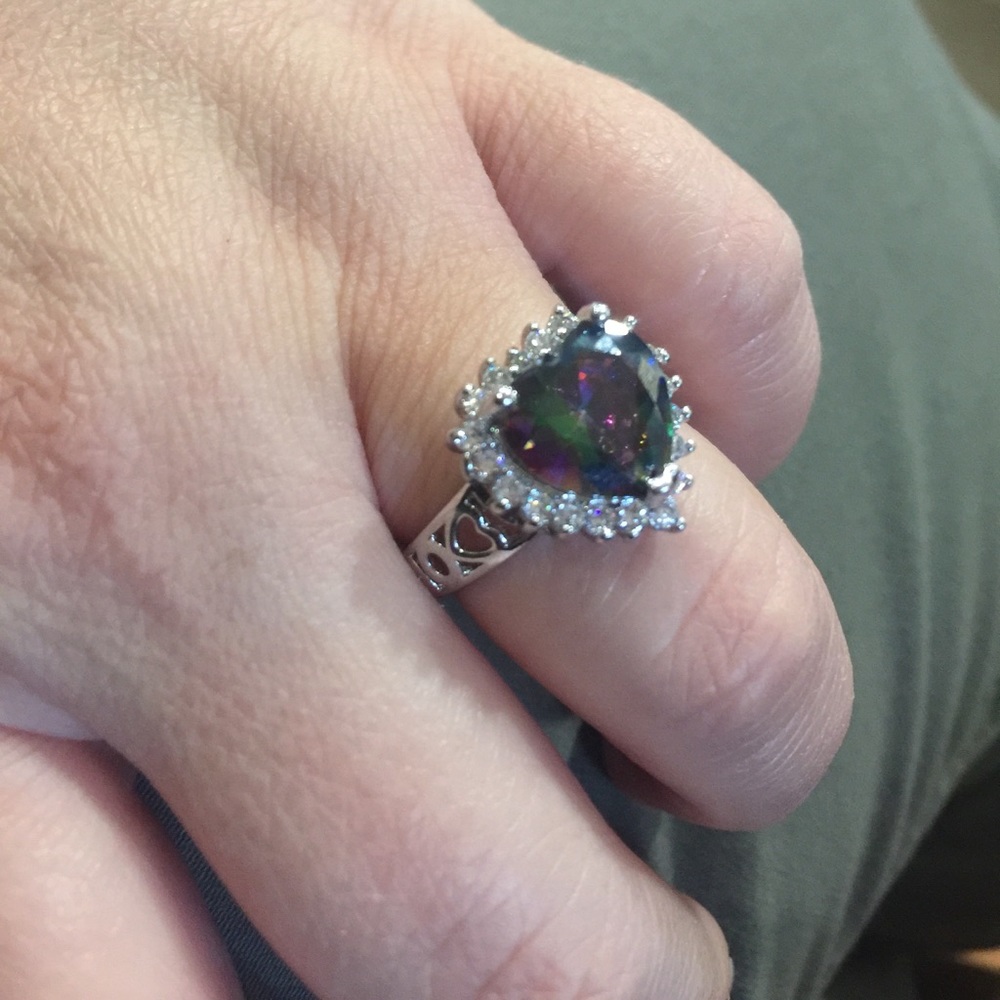 Gorgeous heart ring size 6-6.5