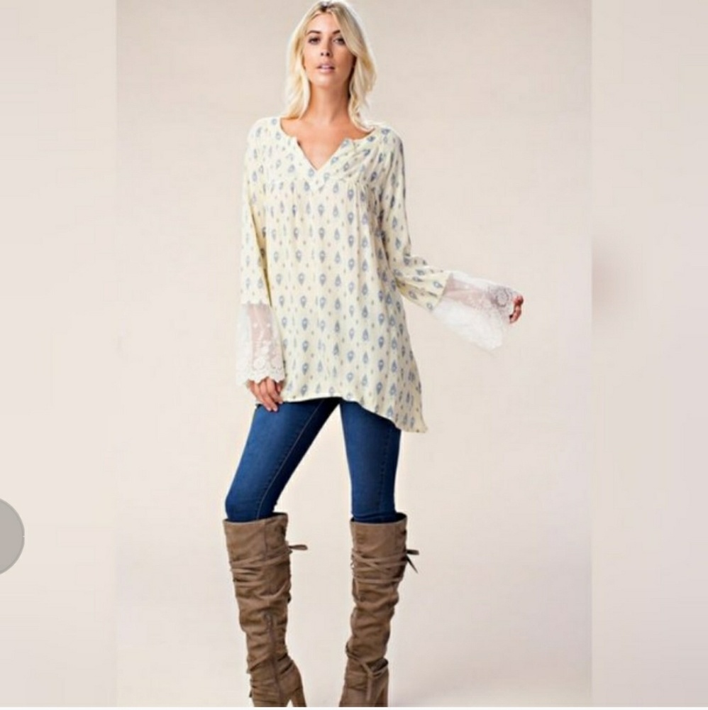 🛇SOLD OUT🚫❤HOST PICK❤Lace Sleeve Tunic Top