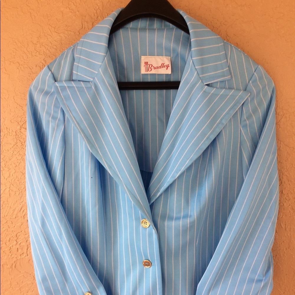 Long sleeve light weight jacket