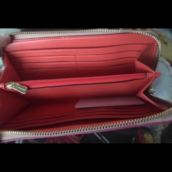 New Coach wallet with tags attached - Picture 3 of 5