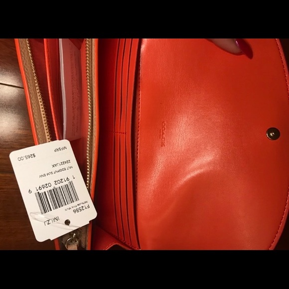 New Coach wallet with tags attached - Picture 4 of 5