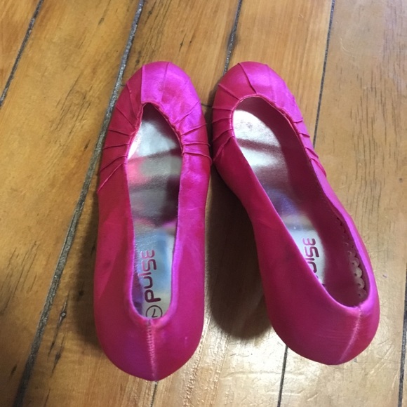 Size 7 hot pink Pulse heels - Picture 3 of 8
