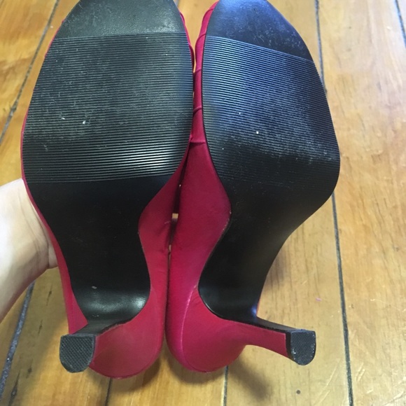 Size 7 hot pink Pulse heels - Picture 4 of 8