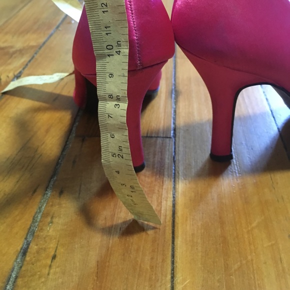 Size 7 hot pink Pulse heels - Picture 6 of 8
