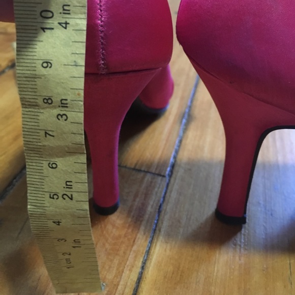 Size 7 hot pink Pulse heels - Picture 7 of 8
