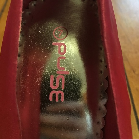 Size 7 hot pink Pulse heels - Picture 8 of 8