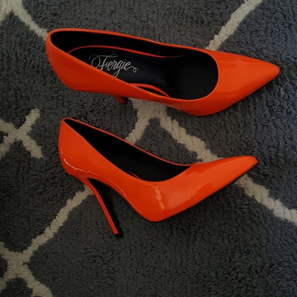 Fergie neon orange pumps