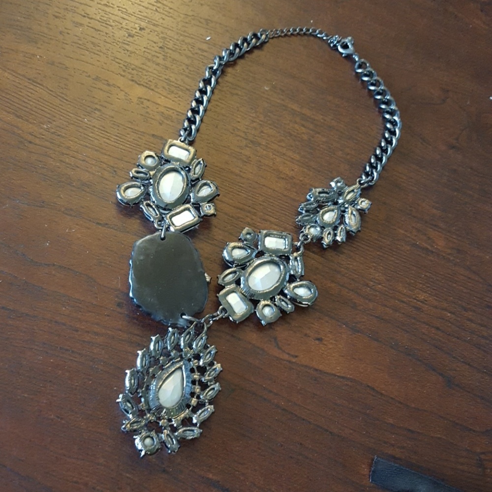 Cache short statement necklace - Picture 4 of 4