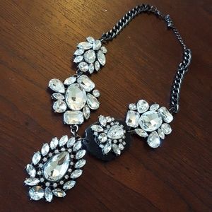 Cache short statement necklace