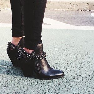Dolce Vita Hollice Bootie