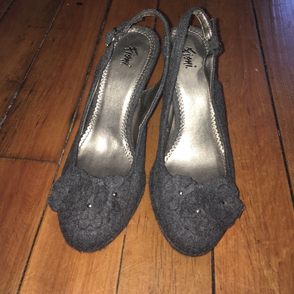 Size 7 Fioni Grey wool heels