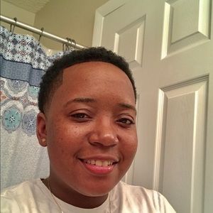 Meet your Posher, Saqueena