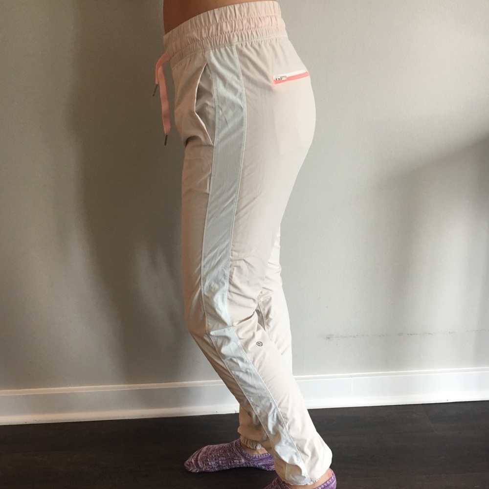 Lululemon windbreak joggers